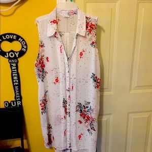 - Gorgeous Sleeveless White Floral Long Dress